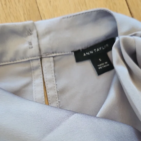 Ann Taylor Cowl Neck - Picture 6 of 6